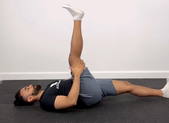 کشش همسترینگ (Hamstring Stretch)