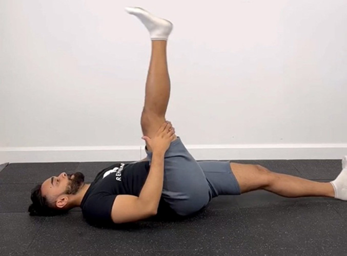 کشش همسترینگ (Hamstring Stretch)